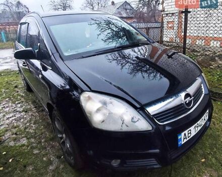 Черный Опель Зафира, объемом двигателя 1.9 л и пробегом 380 тыс. км за 5900 $, фото 1 на Automoto.ua
