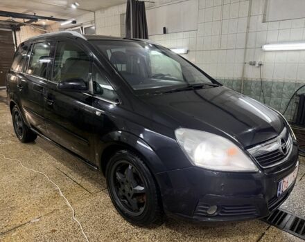 Черный Опель Зафира, объемом двигателя 2 л и пробегом 100 тыс. км за 2950 $, фото 1 на Automoto.ua