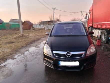 Черный Опель Зафира, объемом двигателя 2 л и пробегом 213 тыс. км за 4500 $, фото 1 на Automoto.ua