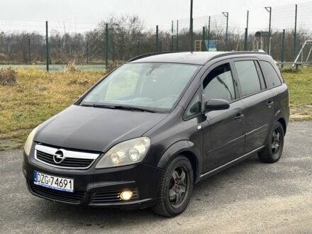 Черный Опель Зафира, объемом двигателя 1.9 л и пробегом 340 тыс. км за 2050 $, фото 1 на Automoto.ua