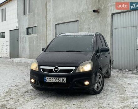 Черный Опель Зафира, объемом двигателя 1.6 л и пробегом 274 тыс. км за 5200 $, фото 1 на Automoto.ua