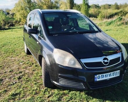 Черный Опель Зафира, объемом двигателя 1.9 л и пробегом 380 тыс. км за 4800 $, фото 1 на Automoto.ua