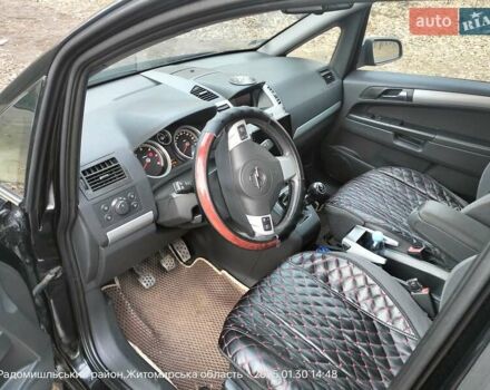 Черный Опель Зафира, объемом двигателя 1.69 л и пробегом 263 тыс. км за 6000 $, фото 1 на Automoto.ua