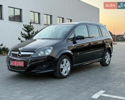 Черный Опель Зафира, объемом двигателя 1.8 л и пробегом 244 тыс. км за 5800 $, фото 1 на Automoto.ua