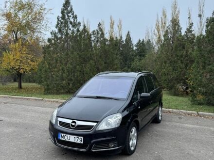 Черный Опель Зафира, объемом двигателя 1.9 л и пробегом 250 тыс. км за 3250 $, фото 1 на Automoto.ua