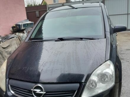 Черный Опель Зафира, объемом двигателя 1.9 л и пробегом 395 тыс. км за 6519 $, фото 1 на Automoto.ua
