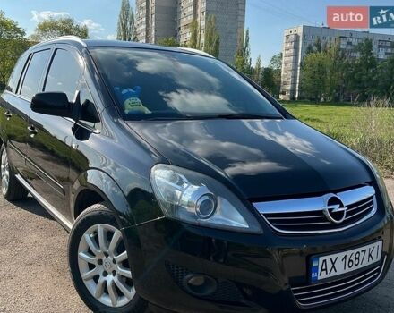 Черный Опель Зафира, объемом двигателя 1.6 л и пробегом 230 тыс. км за 7400 $, фото 1 на Automoto.ua