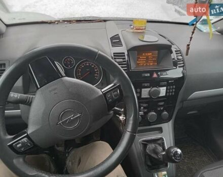 Черный Опель Зафира, объемом двигателя 1.7 л и пробегом 278 тыс. км за 8000 $, фото 1 на Automoto.ua