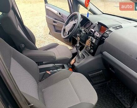 Чорний Опель Зафіра, об'ємом двигуна 1.7 л та пробігом 263 тис. км за 6000 $, фото 1 на Automoto.ua