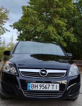 Черный Опель Зафира, объемом двигателя 1.69 л и пробегом 179 тыс. км за 7200 $, фото 1 на Automoto.ua