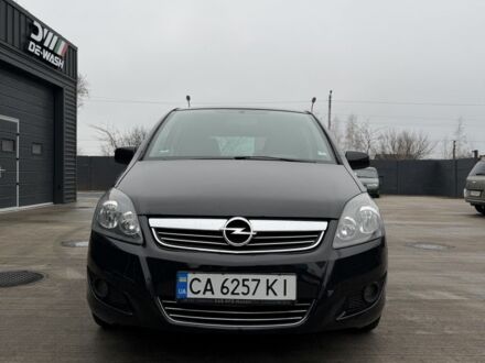 Черный Опель Зафира, объемом двигателя 1.6 л и пробегом 150 тыс. км за 7500 $, фото 1 на Automoto.ua