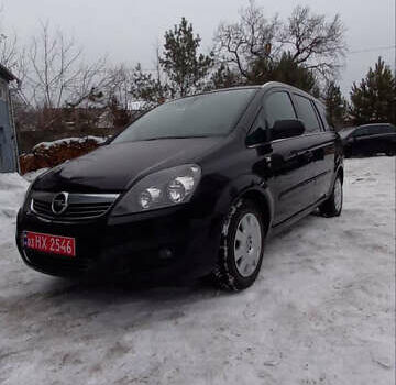 Черный Опель Зафира, объемом двигателя 1.6 л и пробегом 177 тыс. км за 7500 $, фото 1 на Automoto.ua