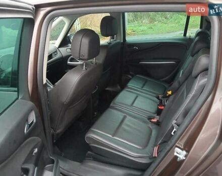 Коричневий Опель Зафіра, об'ємом двигуна 2 л та пробігом 200 тис. км за 14800 $, фото 4 на Automoto.ua