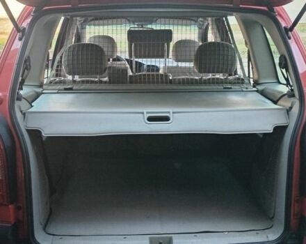 Красный Опель Зафира, объемом двигателя 2.2 л и пробегом 300 тыс. км за 2800 $, фото 6 на Automoto.ua