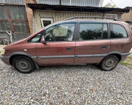 Красный Опель Зафира, объемом двигателя 1.6 л и пробегом 320 тыс. км за 2771 $, фото 1 на Automoto.ua