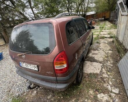 Красный Опель Зафира, объемом двигателя 1.6 л и пробегом 320 тыс. км за 2771 $, фото 4 на Automoto.ua