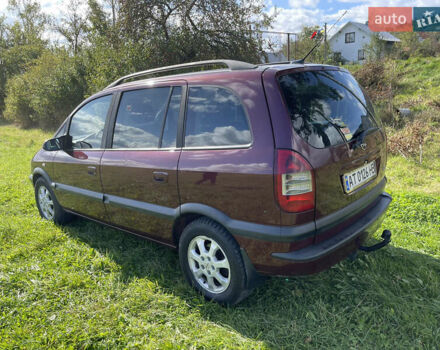 Красный Опель Зафира, объемом двигателя 2.2 л и пробегом 303 тыс. км за 4300 $, фото 2 на Automoto.ua