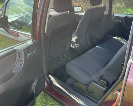 Красный Опель Зафира, объемом двигателя 2.2 л и пробегом 303 тыс. км за 4300 $, фото 8 на Automoto.ua