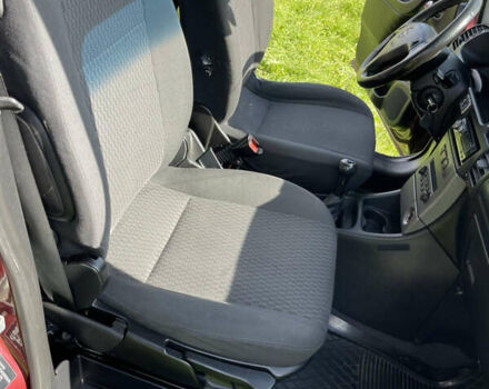 Красный Опель Зафира, объемом двигателя 2.2 л и пробегом 303 тыс. км за 4300 $, фото 5 на Automoto.ua