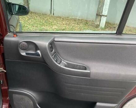 Красный Опель Зафира, объемом двигателя 2.2 л и пробегом 270 тыс. км за 4750 $, фото 5 на Automoto.ua