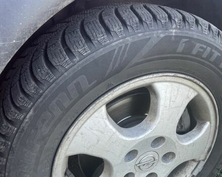 Красный Опель Зафира, объемом двигателя 2.2 л и пробегом 280 тыс. км за 2650 $, фото 6 на Automoto.ua