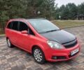 Красный Опель Зафира, объемом двигателя 1.9 л и пробегом 287 тыс. км за 3700 $, фото 1 на Automoto.ua