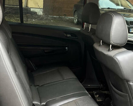 Красный Опель Зафира, объемом двигателя 1.91 л и пробегом 280 тыс. км за 3950 $, фото 7 на Automoto.ua