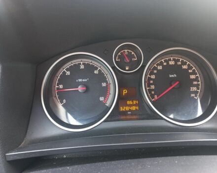 Красный Опель Зафира, объемом двигателя 1.9 л и пробегом 330 тыс. км за 5900 $, фото 4 на Automoto.ua