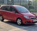 Красный Опель Зафира, объемом двигателя 1.9 л и пробегом 372 тыс. км за 4850 $, фото 1 на Automoto.ua