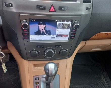 Красный Опель Зафира, объемом двигателя 1.9 л и пробегом 330 тыс. км за 5900 $, фото 5 на Automoto.ua