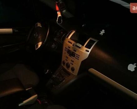 Красный Опель Зафира, объемом двигателя 1.6 л и пробегом 184 тыс. км за 6000 $, фото 1 на Automoto.ua