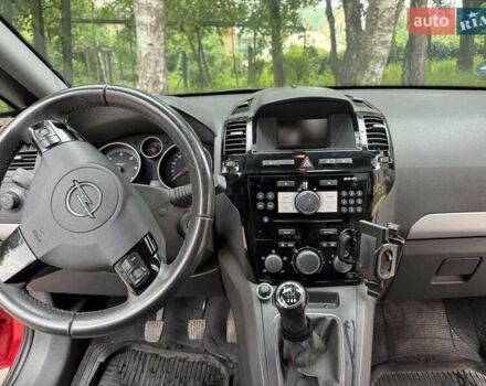 Красный Опель Зафира, объемом двигателя 1.7 л и пробегом 255 тыс. км за 6500 $, фото 12 на Automoto.ua