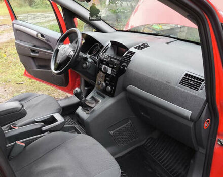 Опель Зафіра 2011 у Києві на Automoto.ua Червоний Опель Зафіра, об'ємом двигуна 1.69 л та пробігом 184 тис. км за 7600 $, фото 2 на Automoto.ua