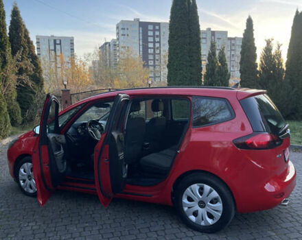 Красный Опель Зафира, объемом двигателя 1.6 л и пробегом 146 тыс. км за 10699 $, фото 16 на Automoto.ua