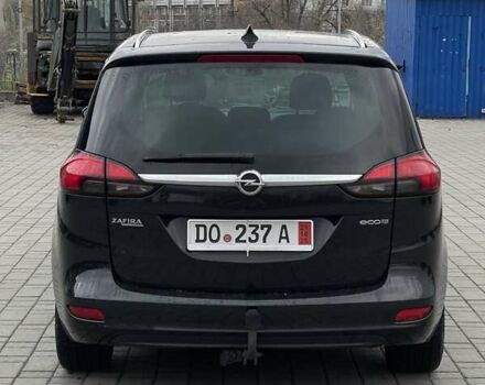 Красный Опель Зафира, объемом двигателя 0 л и пробегом 203 тыс. км за 10300 $, фото 5 на Automoto.ua