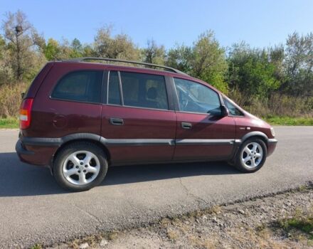 Красный Опель Зафира, объемом двигателя 2.2 л и пробегом 220 тыс. км за 2000 $, фото 12 на Automoto.ua