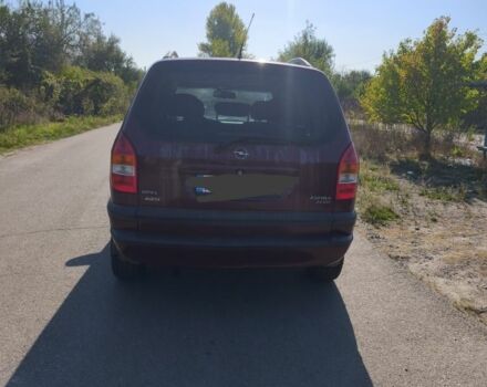 Красный Опель Зафира, объемом двигателя 2.2 л и пробегом 220 тыс. км за 2000 $, фото 9 на Automoto.ua