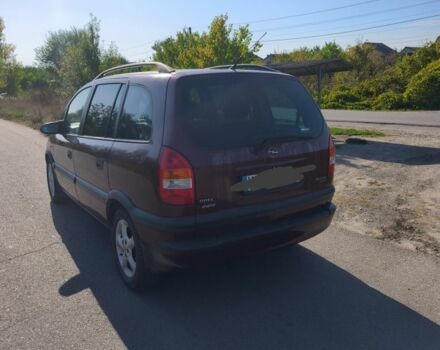 Красный Опель Зафира, объемом двигателя 2.2 л и пробегом 220 тыс. км за 2000 $, фото 10 на Automoto.ua