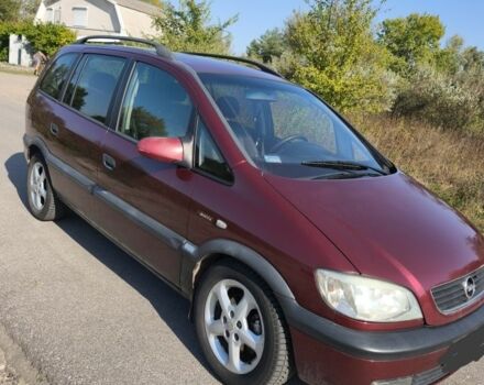 Красный Опель Зафира, объемом двигателя 2.2 л и пробегом 220 тыс. км за 2000 $, фото 18 на Automoto.ua