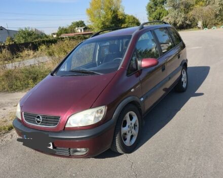 Красный Опель Зафира, объемом двигателя 2.2 л и пробегом 220 тыс. км за 2000 $, фото 1 на Automoto.ua