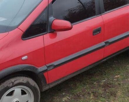 Красный Опель Зафира, объемом двигателя 1.8 л и пробегом 330 тыс. км за 3800 $, фото 1 на Automoto.ua