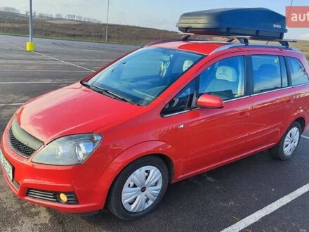 Красный Опель Зафира, объемом двигателя 1.9 л и пробегом 375 тыс. км за 4900 $, фото 1 на Automoto.ua