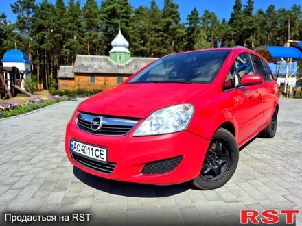 Опель Зафира 2009 в Маневичах на Automoto.ua Красный Опель Зафира, объемом двигателя 1.9 л и пробегом 390 тыс. км за 4700 $, фото 1 на Automoto.ua