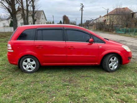Красный Опель Зафира, объемом двигателя 1.7 л и пробегом 256 тыс. км за 6000 $, фото 1 на Automoto.ua