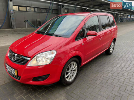 Красный Опель Зафира, объемом двигателя 1.6 л и пробегом 220 тыс. км за 6500 $, фото 1 на Automoto.ua