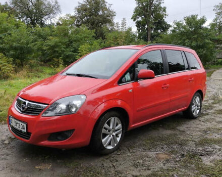 Красный Опель Зафира, объемом двигателя 1.69 л и пробегом 184 тыс. км за 7600 $, фото 1 на Automoto.ua