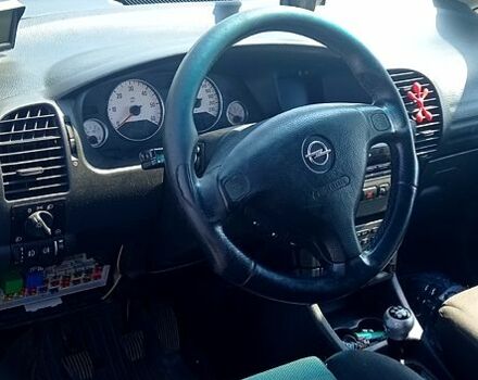 Опель Зафира, объемом двигателя 2.2 л и пробегом 324 тыс. км за 3600 $, фото 4 на Automoto.ua