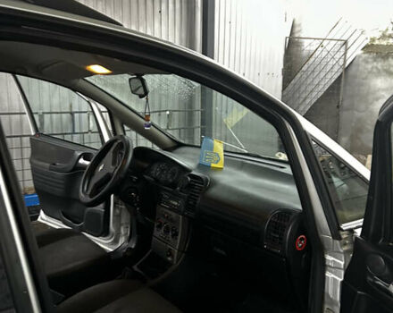 Опель Зафира, объемом двигателя 2.2 л и пробегом 460 тыс. км за 4200 $, фото 2 на Automoto.ua