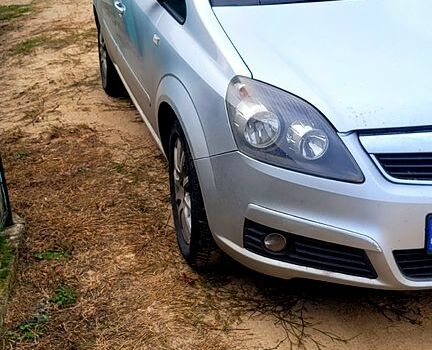 Опель Зафира 2007 в Черкассах на Automoto.ua Опель Зафира, объемом двигателя 1.8 л и пробегом 0 тыс. км за 6000 $, фото 7 на Automoto.ua