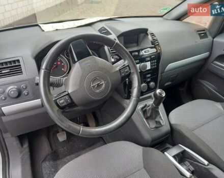 Опель Зафира, объемом двигателя 1.7 л и пробегом 245 тыс. км за 7500 $, фото 9 на Automoto.ua